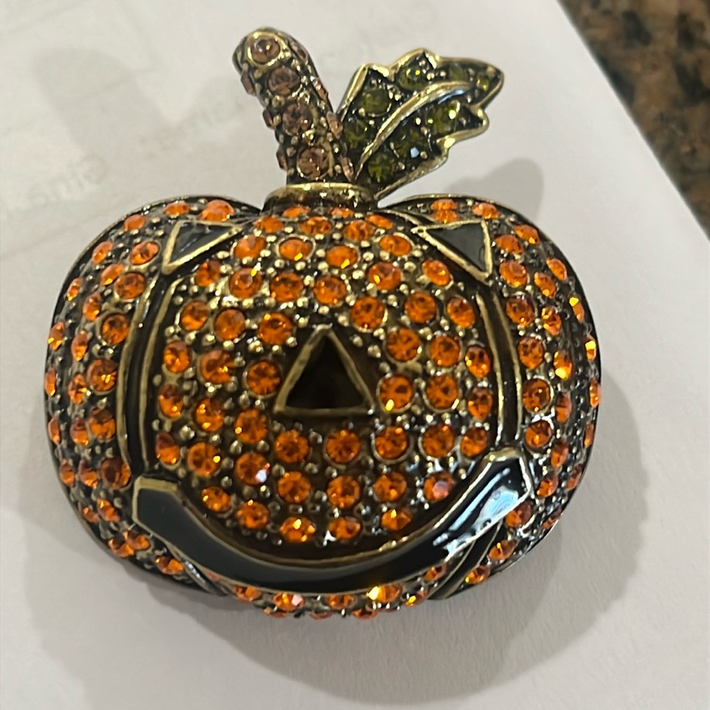 Heidi Daus Jack O Lantern Pumpkin Crystal Brooch Pin.